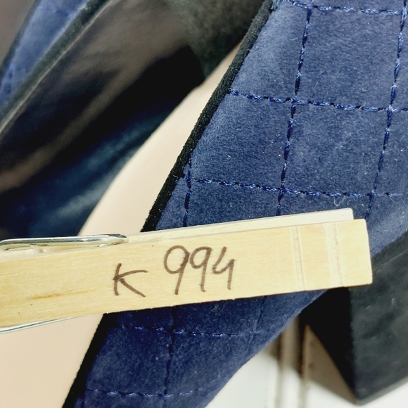 Tommy Hilfiger Violin Navy Blue Black Block Heel Pointy Toe Heels K994 - Picture 12 of 12